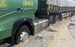 Cấm đường QL 8A lên cửa khẩu Cầu Treo vì sạt lở nghiêm trọng