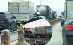 Nhiều ô tô tông liên hoàn khiến cầu Thanh Trì kẹt cứng
