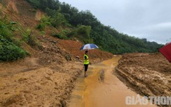 Đội mưa mở “đường máu” cứu nạn dân vùng lũ ống Kỳ Sơn