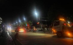 Xót xa 2 tài xế xe máy tử vong sau cú đấu đầu trong đêm trên đường tỉnh 391