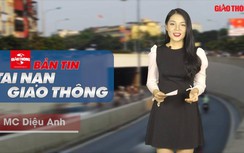 Video TNGT 3/10: Xe khách tông vào xe bồn đang dừng làm 8 người bị thương