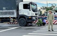Xe tải cuốn xe máy vào gầm, chèn nữ sinh viên tử vong