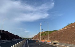 Cao tốc Vân Đồn - Móng Cái xuất hiện khối sạt trượt lớn: Xử lý như thế nào?