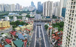 Người dân đi lại thế nào qua hầm chui Lê Văn Lương?