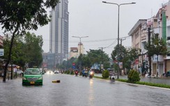 Mưa từ đêm đến sáng, nhiều tuyến đường ở Cần Thơ ngập nặng