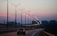 Cận cảnh nối lại giao thông trên cầu Crimea sau vụ nổ nghiêm trọng