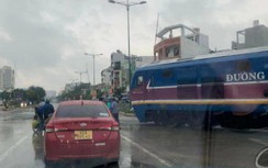 Vụ tàu vào ga phải dừng khẩn cấp: Vì sao tàu tới đường ngang, chắn chưa hạ?