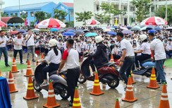 Trang bị thêm kỹ năng lái xe an toàn cho sinh viên Bạc Liêu