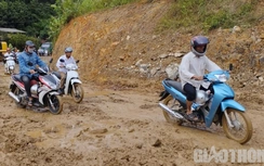 Yên Bái: Dân khốn khổ vì nhà thầu thi công đường ì ạch, mất ATGT