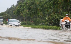 Hậu Giang tăng cường đảm bảo ATGT mùa mưa, lũ