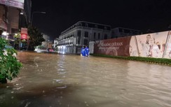 Mưa lớn, nhiều nơi ở Quy Nhơn bị nước bủa vây