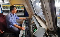 Lái tàu kể lại phút kéo phanh hãm tốc độ qua đường ngang không gác chắn