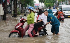 Triều cường vẫn phức tạp, học sinh Cần Thơ học tại nhà trong 2 ngày tới