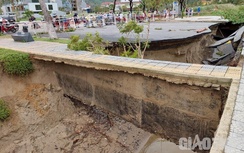 Đà Nẵng đứt gãy đường lên Sơn Trà, Quảng Nam xuất hiện hố tử thần ở QL14B