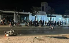 Hai tài xế văng xa, bị thương nặng sau cú đối đầu trực diện trên Quốc lộ 10