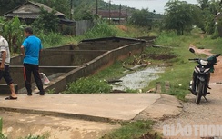 Kênh thủy lợi ở Quảng Ngãi bất ngờ trồi cao thêm nửa mét sau tiếng nổ lớn