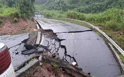 Quốc lộ 15D nứt toác, sụt lở đường lên cửa khẩu La Lay do mưa lũ