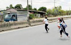 Trẻ gây tai nạn, cha mẹ có phải bồi thường?