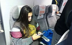 Máy bay rung lắc mạnh, hành khách bị va đập, 12 người bị thương