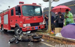 Va chạm với xe cứu hỏa đang đi chữa cháy, cô gái đi xe máy tử vong