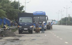 Xe tải, container đậu hàng dài trên đường dẫn cao tốc, nguy cơ TNGT