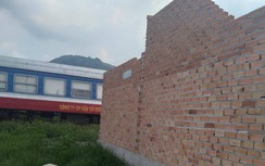 Tràn lan vi phạm lấn chiếm hành lang ATGT đường sắt