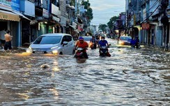 Triều cường bủa vây các tỉnh miền Tây, học sinh nhiều nơi nghỉ học