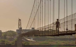 Vụ sập cầu ở Ấn Độ: Nhà thầu từng hứa cầu có thể hoạt động thêm tới 15 năm