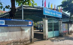 Lạ mắt với hộp đèn led được gắn tại các cổng trường học ở Bạc Liêu