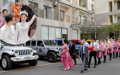 Hoa hậu Lê Âu Ngân Anh ngồi siêu xe bạc tỷ về nhà chồng