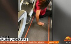 Vì sao có chuyện một khách khuyết tật phải lết trên máy bay?
