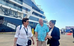 Khách qua cảng biển phục hồi chậm