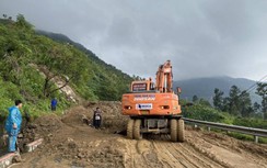 Chờ lệnh khắc phục khẩn cấp giao thông đường đèo Hải Vân sau bão lũ