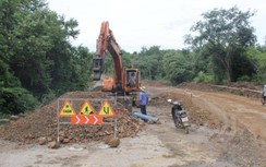 Đồng bào Rắc Lây ở Ninh Thuận dỡ nhà, nhường đất mở đường đến xã vùng sâu