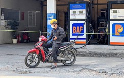 Khan hiếm xăng dầu vì doanh nghiệp cạn tiền?