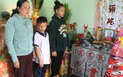 Mẹ già khóc nghẹn, 3 đứa trẻ mồ côi cha mẹ sau tai nạn kinh hoàng