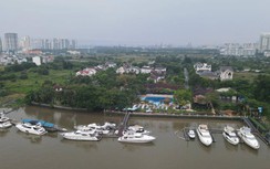 Trước khi bị cháy rụi, du thuyền chuyên chạy chui thường neo đậu ở đâu?