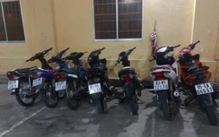 Cảnh sát chặn bắt 15 thanh niên nẹt pô xe, chạy tốc độ cao lúc rạng sáng