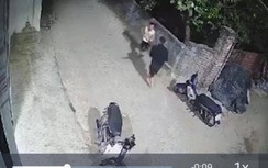 Chủ nhà bị đâm vào phổi, gãy xương sườn vì nhắc kẻ tiểu tiện trước cửa nhà
