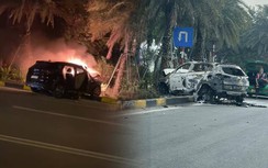 Sau mất lái, ô tô bốc cháy còn trơ khung trên đường Võ Nguyên Giáp
