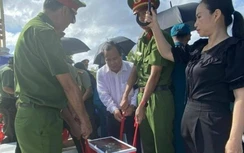 An táng 10 hài cốt liệt sĩ được phát hiện trong lúc cải tạo ao tôm