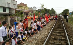 Đoạn đường ông cháu cùng chăm giải tỏa điểm nóng mất ATGT đường sắt