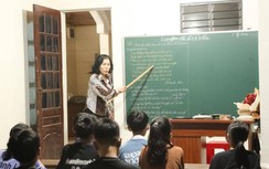 30 năm đứng trên bục giảng, cô giáo về hưu mở lớp miễn phí dạy trò nghèo