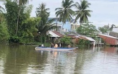 Vỏ lãi va chạm phà chở khách, người đàn ông rơi sông tử vong