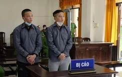 Dùng súng quân dụng đe dọa, còng tay người khác, 2 thanh niên lĩnh 3 năm tù
