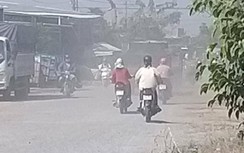 Bãi cát, đá trên đường tỉnh 871 Tiền Giang gây mất ATGT
