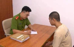 Hoảng sợ vì vô cớ bị truy sát, nam thiếu niên lao xe máy lên vỉa hè tử vong