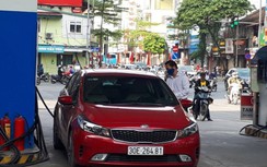 Giá xăng dầu hôm nay 3/12: Lại mất mốc 80 USD/thùng