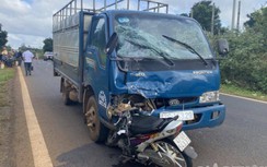 Xe máy đấu đầu xe tải, một thanh niên tử vong tại chỗ