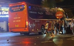 Quảng Nam: Xe máy va chạm xe khách, cặp vợ chồng tử vong thương tâm